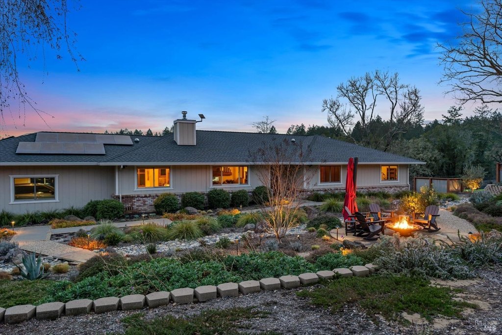 Sebastopol, California, 95472, United States, 3 Bedrooms Bedrooms, ,3 BathroomsBathrooms,Residential,Forsale,1918894