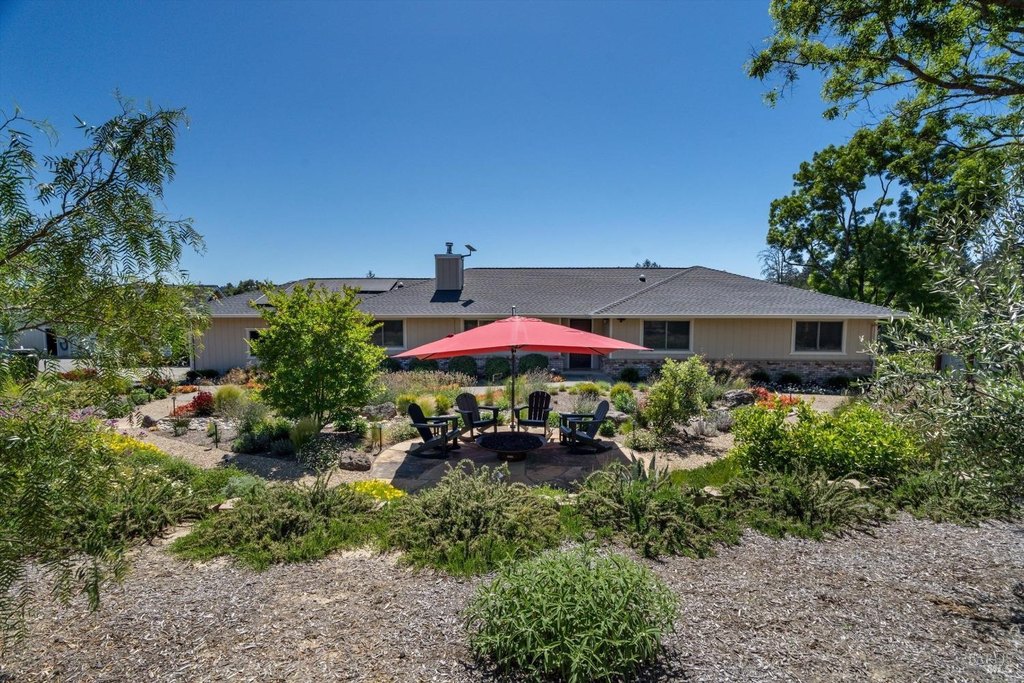 Sebastopol, California, 95472, United States, 3 Bedrooms Bedrooms, ,3 BathroomsBathrooms,Residential,Forsale,1918894