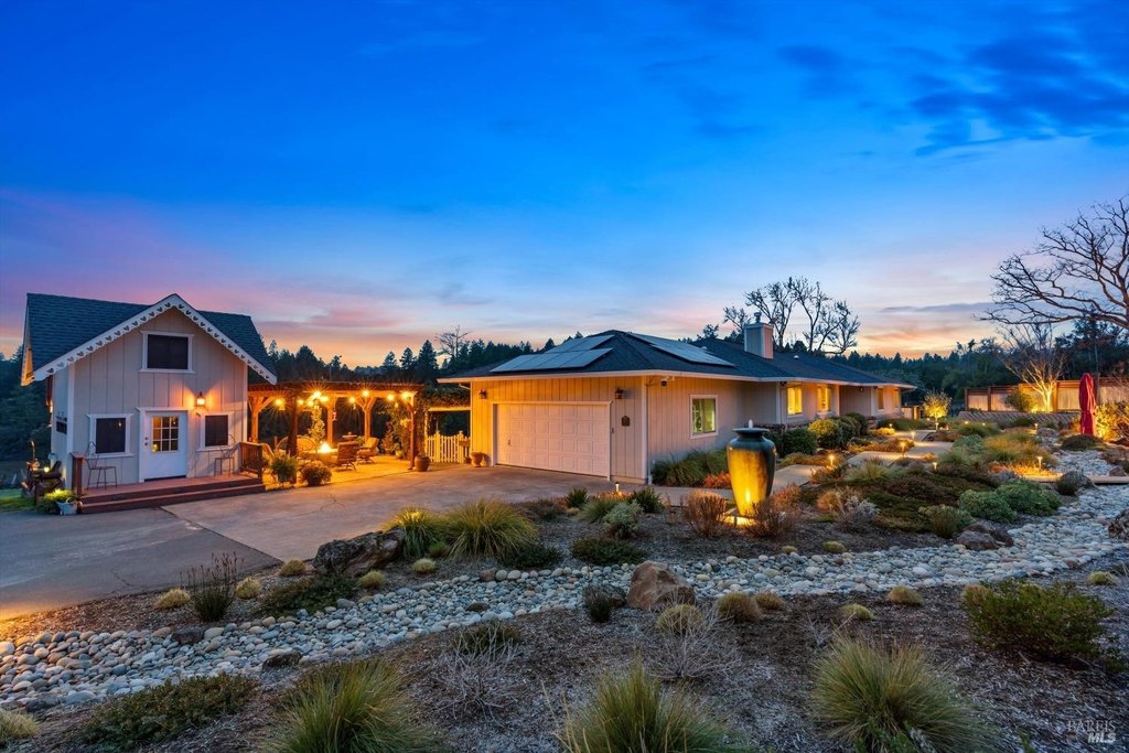 Sebastopol, California, 95472, United States, 3 Bedrooms Bedrooms, ,3 BathroomsBathrooms,Residential,Forsale,1918894
