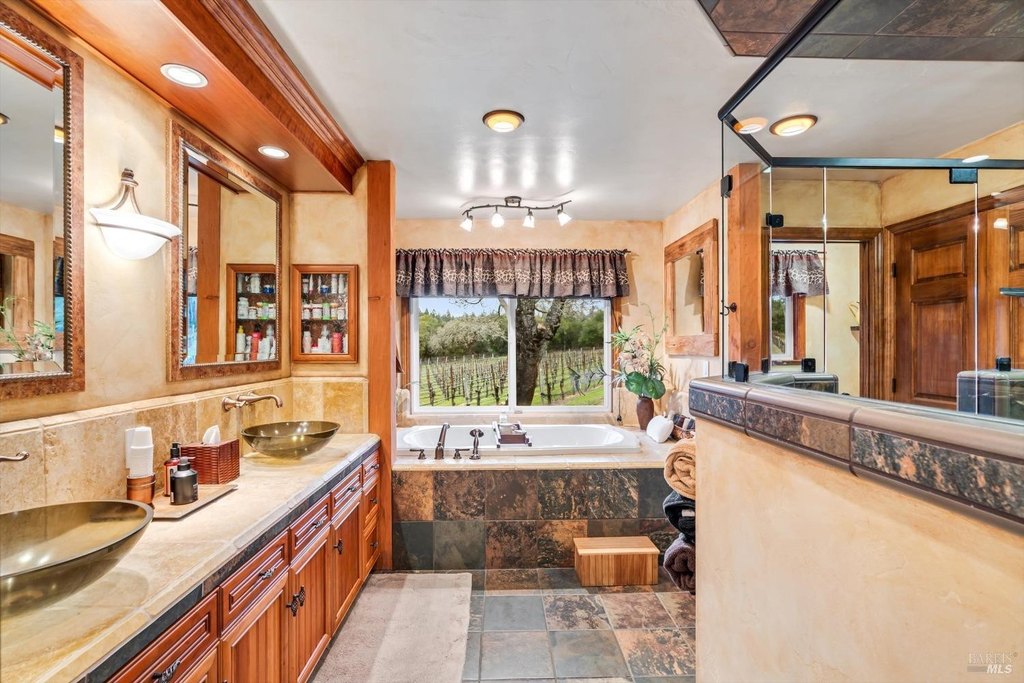 Sebastopol, California, 95472, United States, 3 Bedrooms Bedrooms, ,3 BathroomsBathrooms,Residential,Forsale,1918894