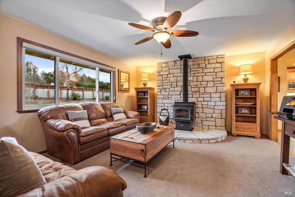 Sebastopol, California, 95472, United States, 3 Bedrooms Bedrooms, ,3 BathroomsBathrooms,Residential,Forsale,1918894