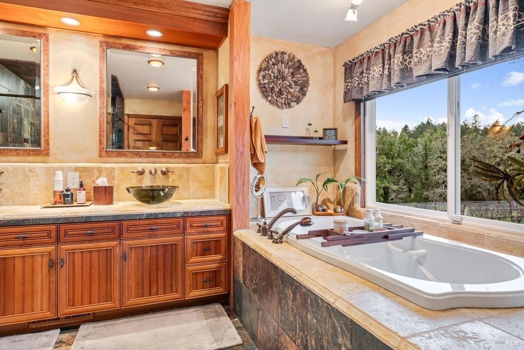 Sebastopol, California, 95472, United States, 3 Bedrooms Bedrooms, ,3 BathroomsBathrooms,Residential,Forsale,1918894