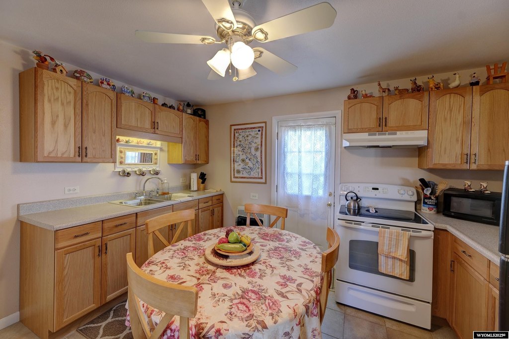 Kaycee, Wyoming, 82639, United States, 3 Bedrooms Bedrooms, ,Residential,Forsale,2003966