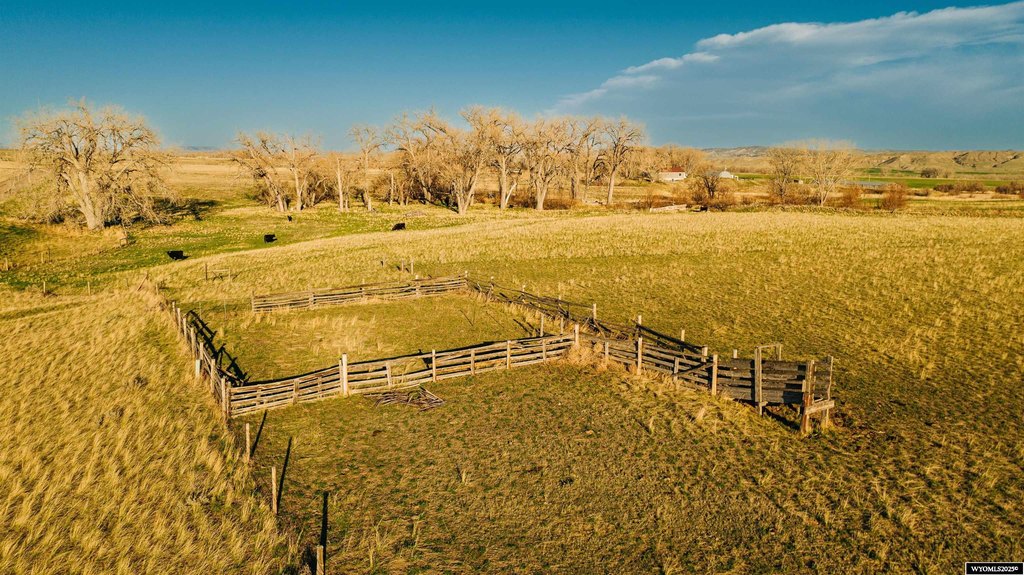 Kaycee, Wyoming, 82639, United States, 3 Bedrooms Bedrooms, ,Residential,Forsale,2003966