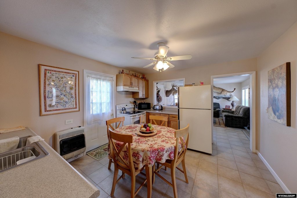 Kaycee, Wyoming, 82639, United States, 3 Bedrooms Bedrooms, ,Residential,Forsale,2003966