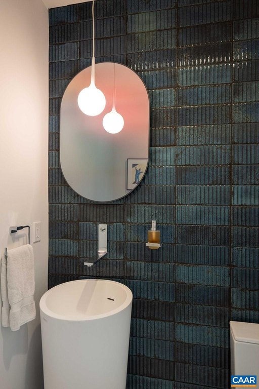 CHARLOTTESVILLE, Virginia, 22902, United States, 2 Bedrooms Bedrooms, ,2.5 BathroomsBathrooms,Residential,Forsale,1944495