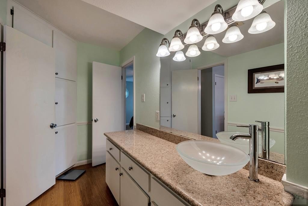 Tiki Island, Texas, 77554, United States, 3 Bedrooms Bedrooms, ,2 BathroomsBathrooms,Residential,Forsale,1953099