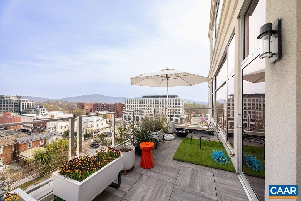 CHARLOTTESVILLE, Virginia, 22902, United States, 2 Bedrooms Bedrooms, ,2.5 BathroomsBathrooms,Residential,Forsale,1944495