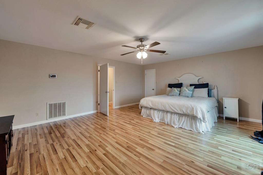 Tiki Island, Texas, 77554, United States, 3 Bedrooms Bedrooms, ,2 BathroomsBathrooms,Residential,Forsale,1953099
