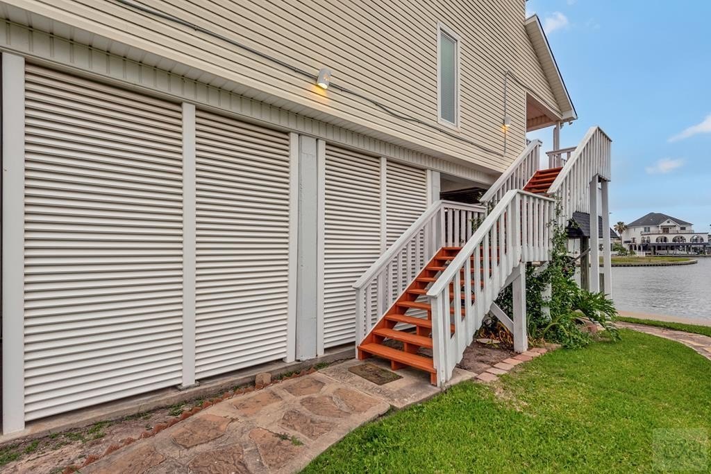 Tiki Island, Texas, 77554, United States, 3 Bedrooms Bedrooms, ,2 BathroomsBathrooms,Residential,Forsale,1953099