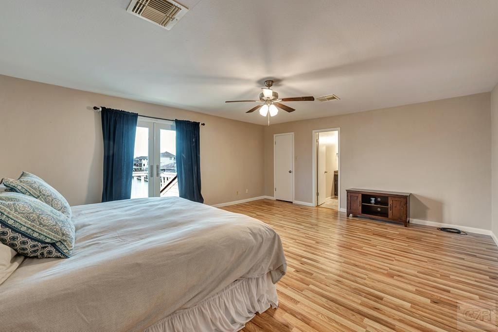 Tiki Island, Texas, 77554, United States, 3 Bedrooms Bedrooms, ,2 BathroomsBathrooms,Residential,Forsale,1953099