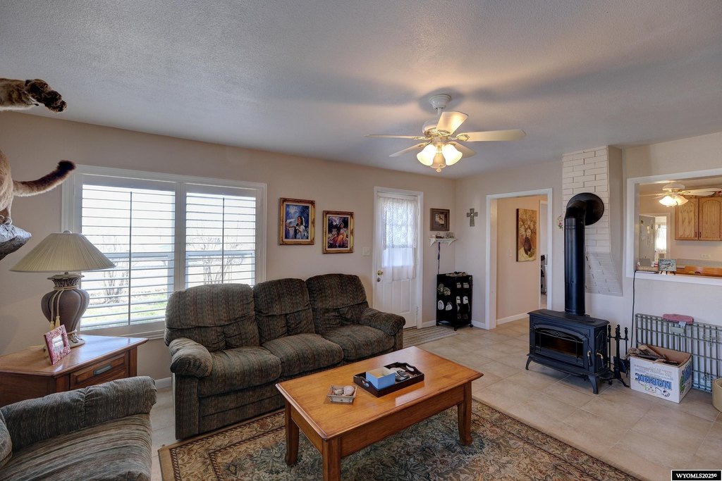 Kaycee, Wyoming, 82639, United States, 3 Bedrooms Bedrooms, ,Residential,Forsale,2003966