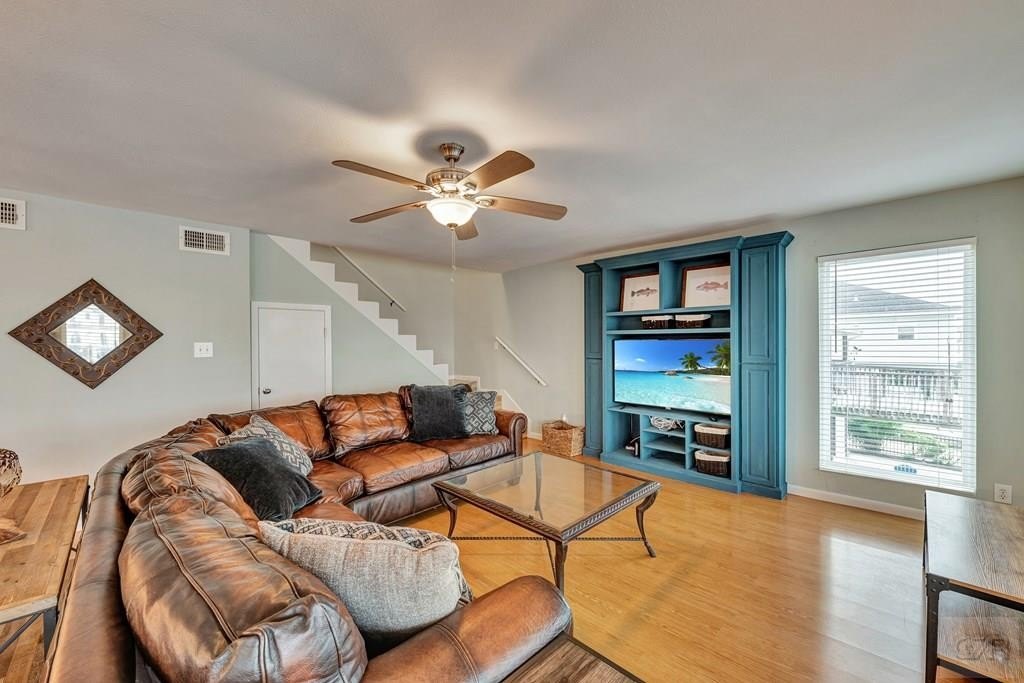 Tiki Island, Texas, 77554, United States, 3 Bedrooms Bedrooms, ,2 BathroomsBathrooms,Residential,Forsale,1953099