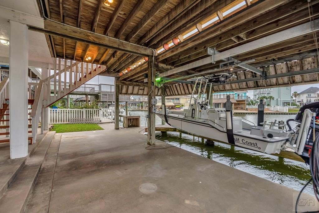 Tiki Island, Texas, 77554, United States, 3 Bedrooms Bedrooms, ,2 BathroomsBathrooms,Residential,Forsale,1953099