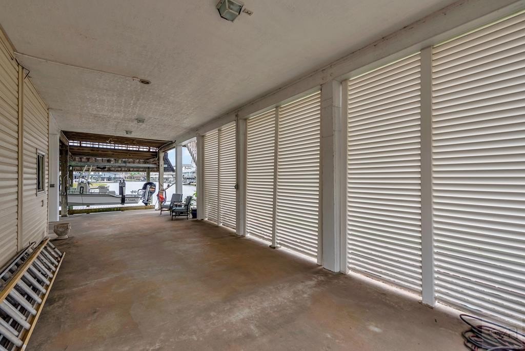 Tiki Island, Texas, 77554, United States, 3 Bedrooms Bedrooms, ,2 BathroomsBathrooms,Residential,Forsale,1953099
