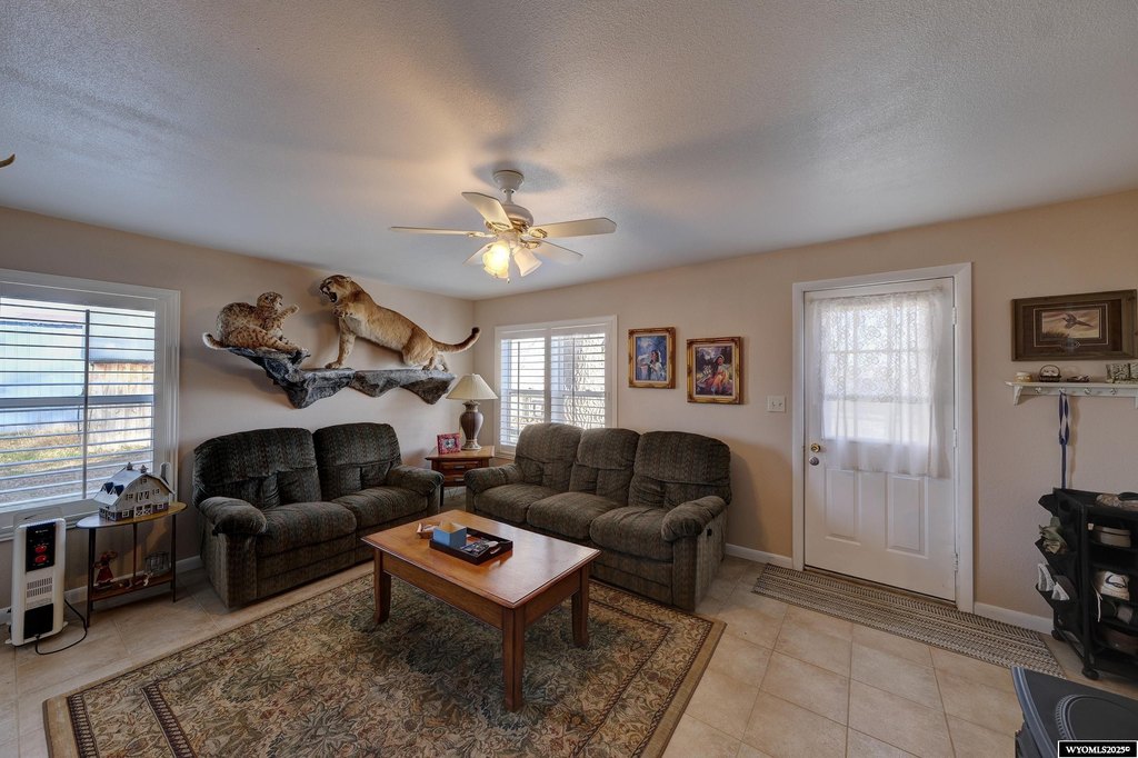 Kaycee, Wyoming, 82639, United States, 3 Bedrooms Bedrooms, ,Residential,Forsale,2003966