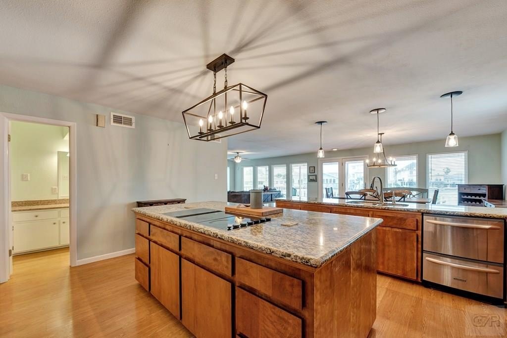 Tiki Island, Texas, 77554, United States, 3 Bedrooms Bedrooms, ,2 BathroomsBathrooms,Residential,Forsale,1953099