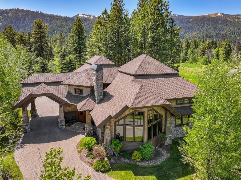 Donnelly, Idaho, 83615, United States, 4 Bedrooms Bedrooms, ,Residential,Forsale,1889372