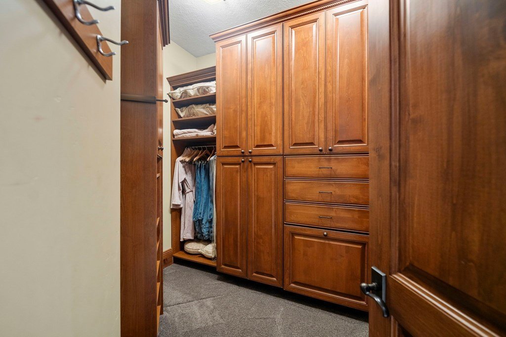Donnelly, Idaho, 83615, United States, 4 Bedrooms Bedrooms, ,Residential,Forsale,1889372