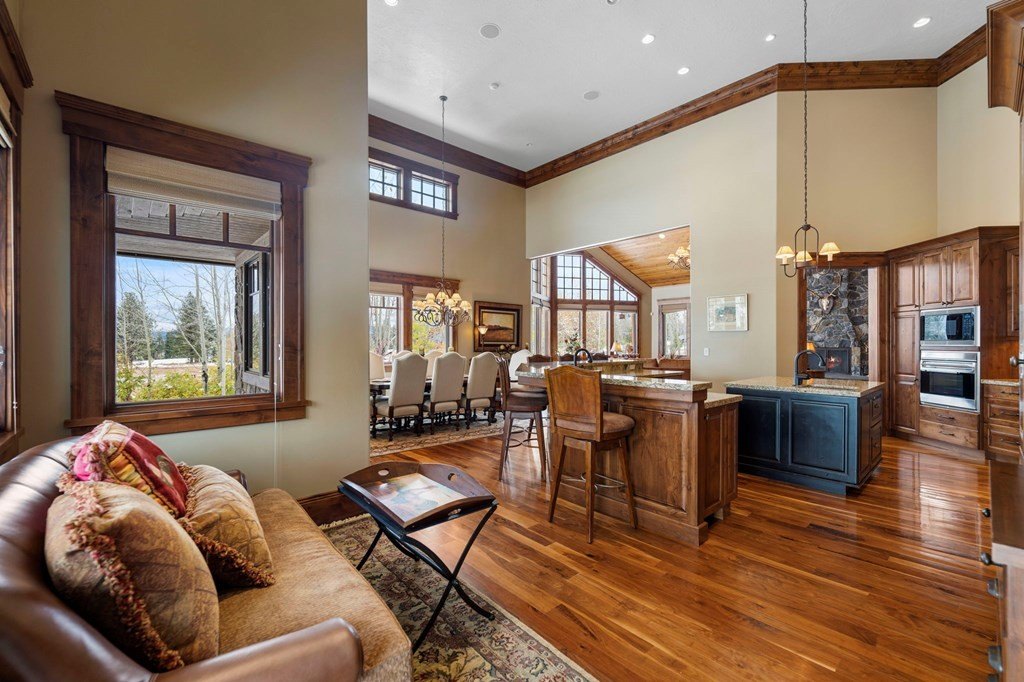Donnelly, Idaho, 83615, United States, 4 Bedrooms Bedrooms, ,Residential,Forsale,1889372