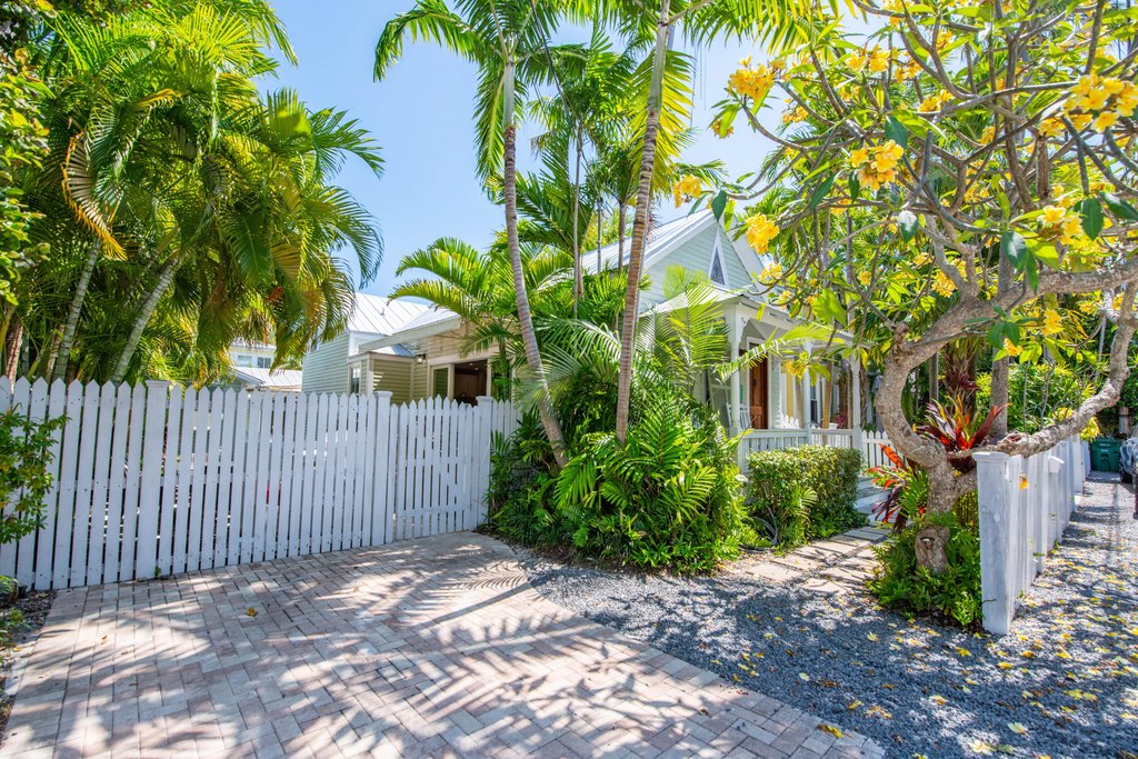 Key West, Florida, 33040, United States, 3 Bedrooms Bedrooms, ,3.5 BathroomsBathrooms,Residential,Forsale,1944368