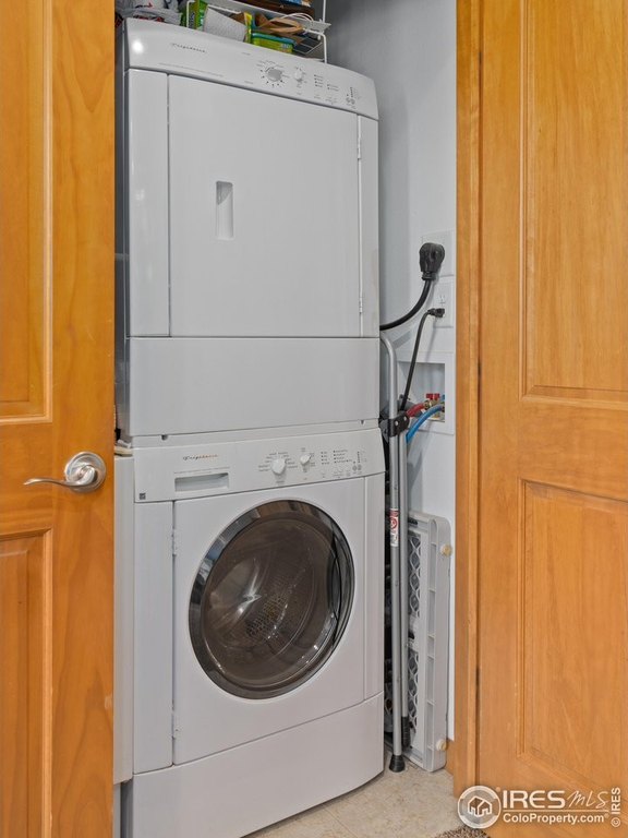 Estes Park, Colorado, 80517, United States, 3 Bedrooms Bedrooms, ,3 BathroomsBathrooms,Residential,Forsale,1886178