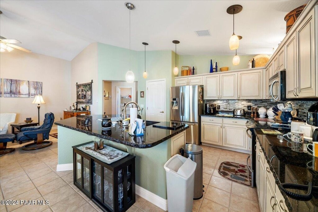 Prescott, Arizona, 86301, United States, 2 Bedrooms Bedrooms, ,2 BathroomsBathrooms,Residential,Forsale,1884005