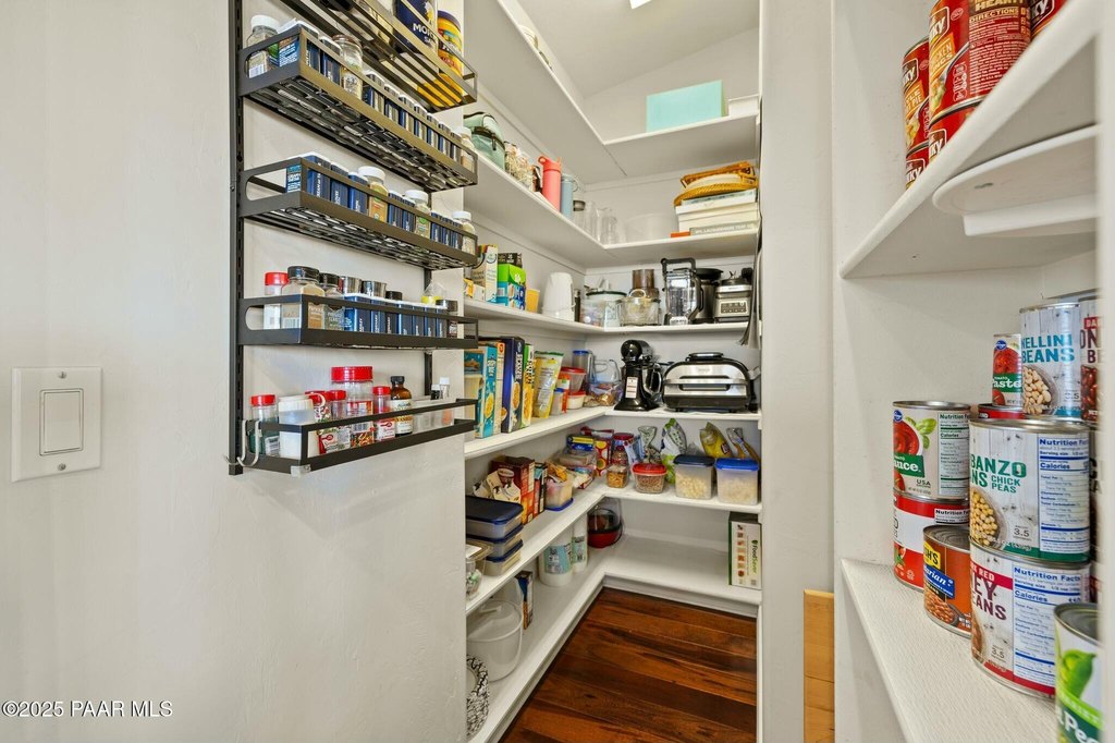 Prescott, Arizona, 86305, United States, 3 Bedrooms Bedrooms, ,3 BathroomsBathrooms,Residential,Forsale,1883996