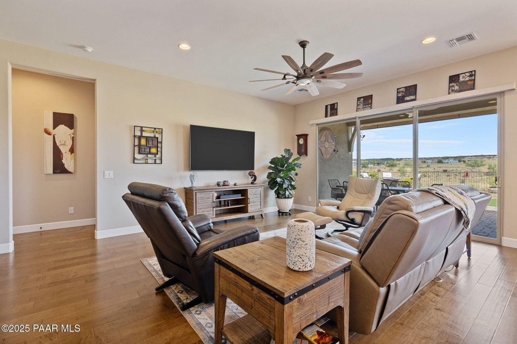 Prescott, Arizona, 86301, United States, 3 Bedrooms Bedrooms, ,2 BathroomsBathrooms,Residential,Forsale,1903153