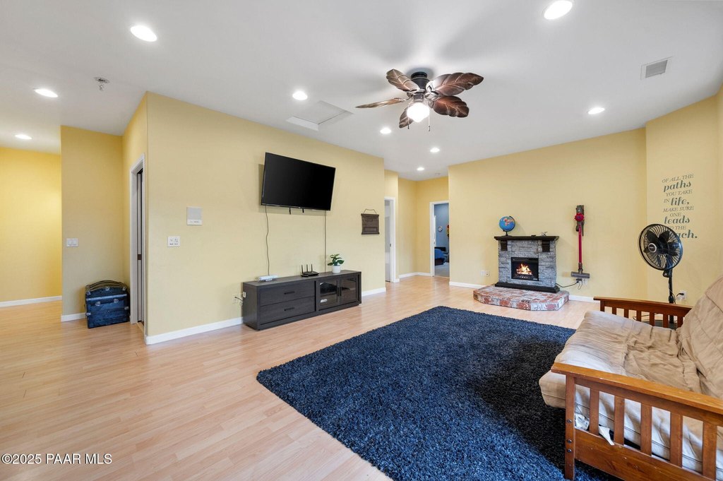 Dewey-Humboldt, Arizona, 86327, United States, 4 Bedrooms Bedrooms, ,7 BathroomsBathrooms,Residential,Forsale,1903158