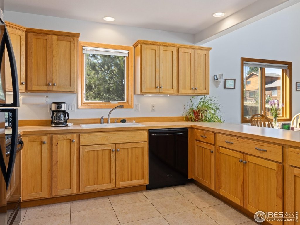 Estes Park, Colorado, 80517, United States, 3 Bedrooms Bedrooms, ,3 BathroomsBathrooms,Residential,Forsale,1886178