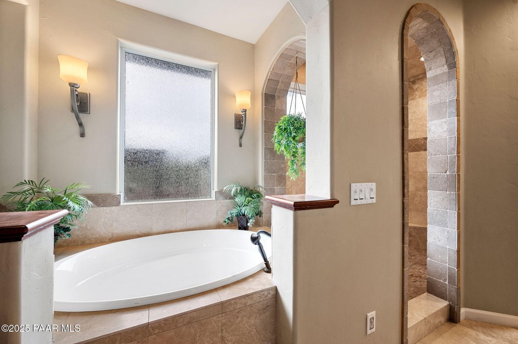 Dewey-Humboldt, Arizona, 86327, United States, 4 Bedrooms Bedrooms, ,7 BathroomsBathrooms,Residential,Forsale,1903158