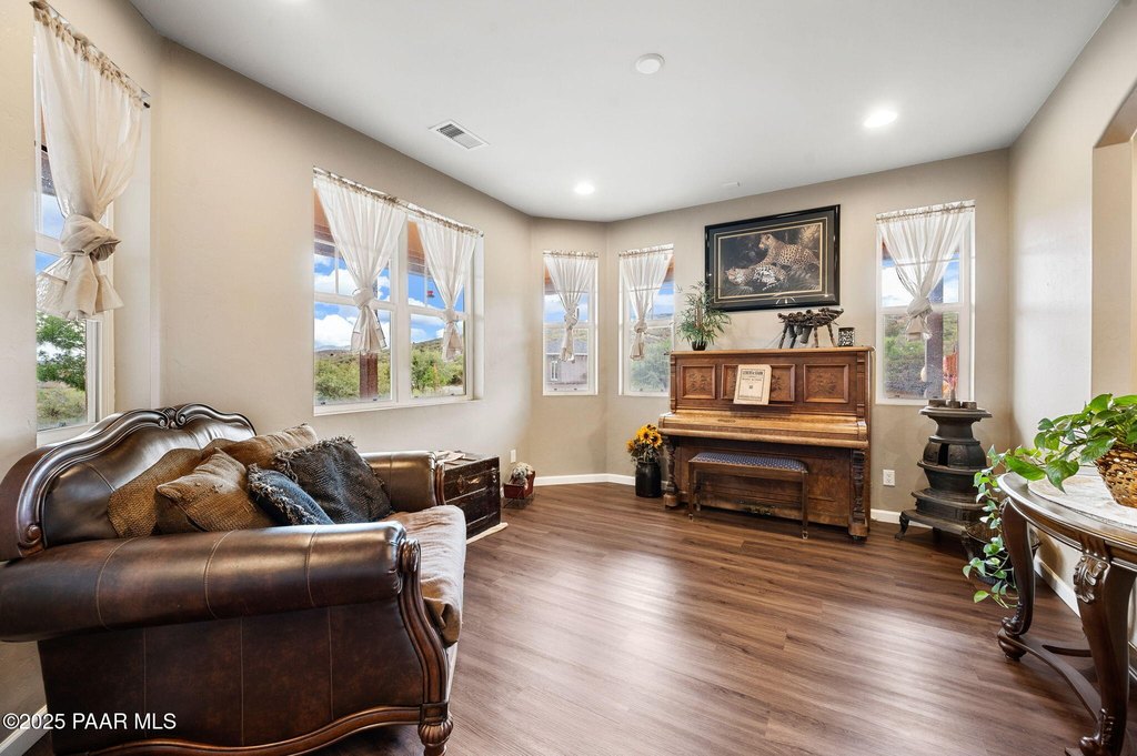 Dewey-Humboldt, Arizona, 86327, United States, 4 Bedrooms Bedrooms, ,7 BathroomsBathrooms,Residential,Forsale,1903158