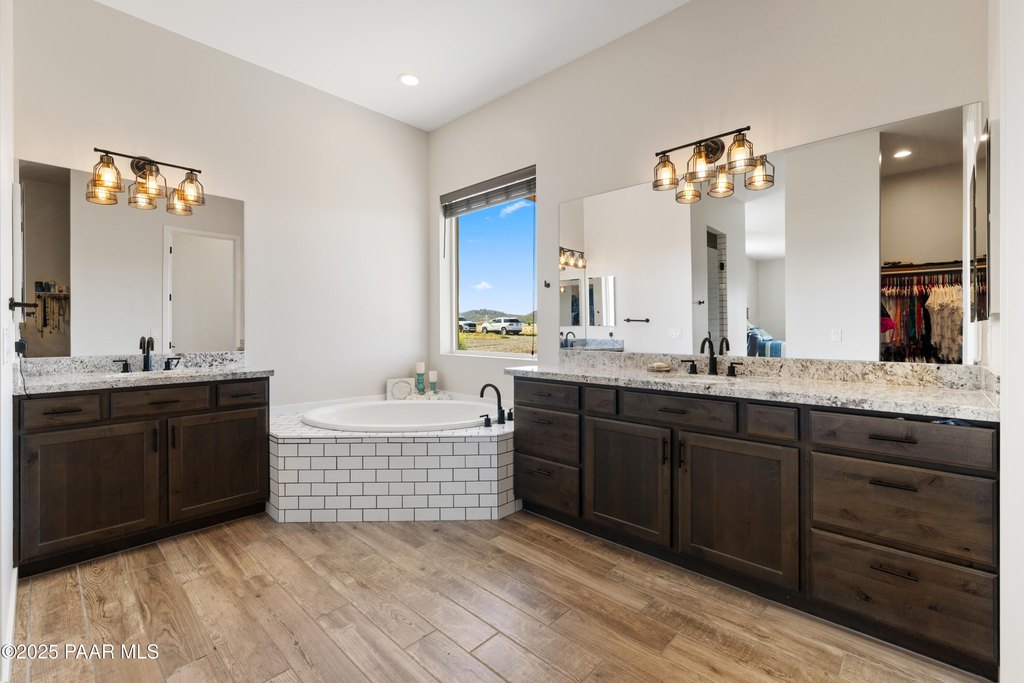 Prescott Valley, Arizona, 86315, United States, 4 Bedrooms Bedrooms, ,3 BathroomsBathrooms,Residential,Forsale,1903149