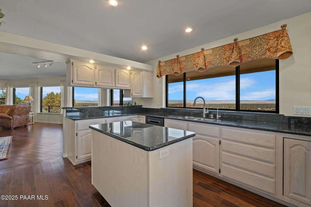 Prescott, Arizona, 86305, United States, 3 Bedrooms Bedrooms, ,3 BathroomsBathrooms,Residential,Forsale,1883996