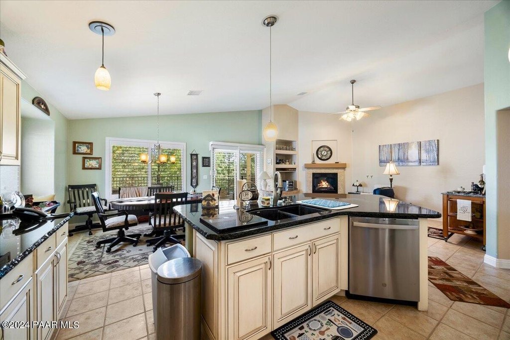 Prescott, Arizona, 86301, United States, 2 Bedrooms Bedrooms, ,2 BathroomsBathrooms,Residential,Forsale,1884005