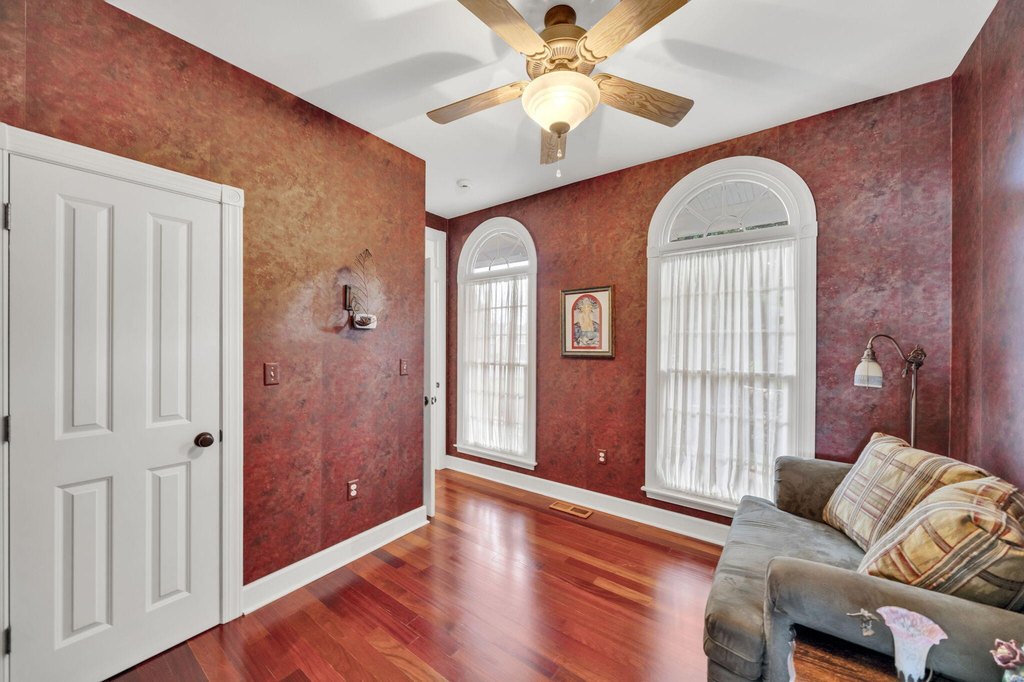 Mooresburg, Tennessee, 37811, United States, 3 Bedrooms Bedrooms, ,5.5 BathroomsBathrooms,Residential,Forsale,2001098