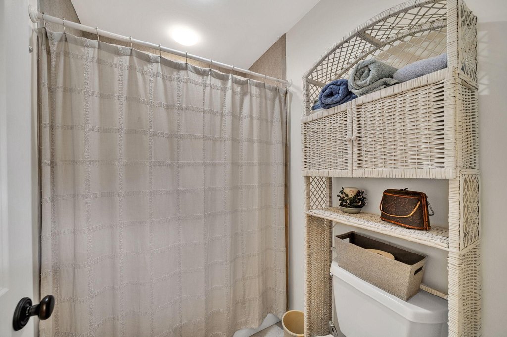 Mooresburg, Tennessee, 37811, United States, 3 Bedrooms Bedrooms, ,5.5 BathroomsBathrooms,Residential,Forsale,2001098