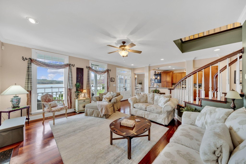 Mooresburg, Tennessee, 37811, United States, 3 Bedrooms Bedrooms, ,5.5 BathroomsBathrooms,Residential,Forsale,2001098