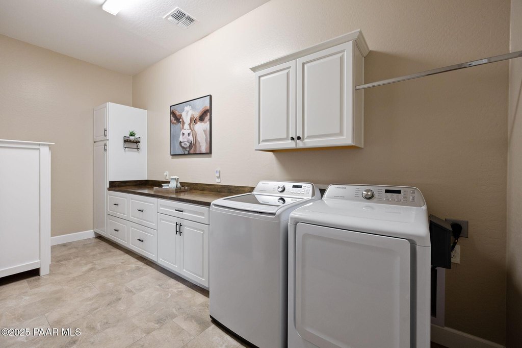 Prescott, Arizona, 86301, United States, 3 Bedrooms Bedrooms, ,2 BathroomsBathrooms,Residential,Forsale,1903153