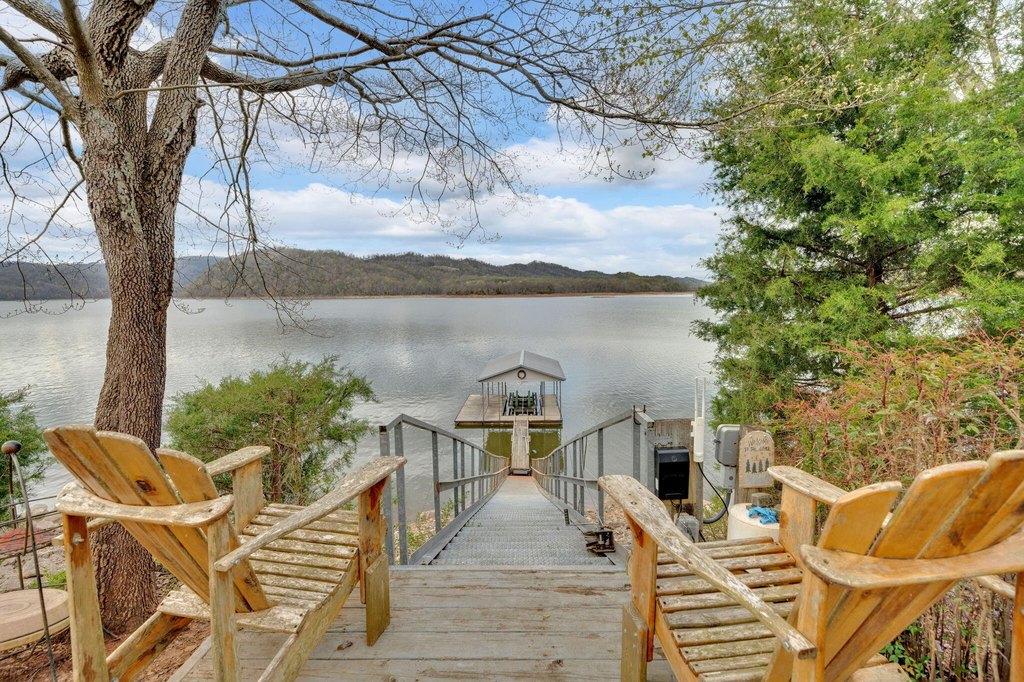 Mooresburg, Tennessee, 37811, United States, 3 Bedrooms Bedrooms, ,5.5 BathroomsBathrooms,Residential,Forsale,2001098