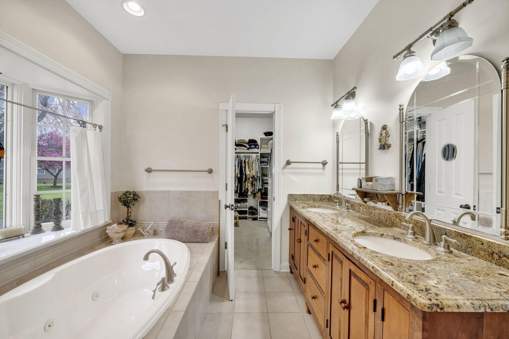 Mooresburg, Tennessee, 37811, United States, 3 Bedrooms Bedrooms, ,5.5 BathroomsBathrooms,Residential,Forsale,2001098