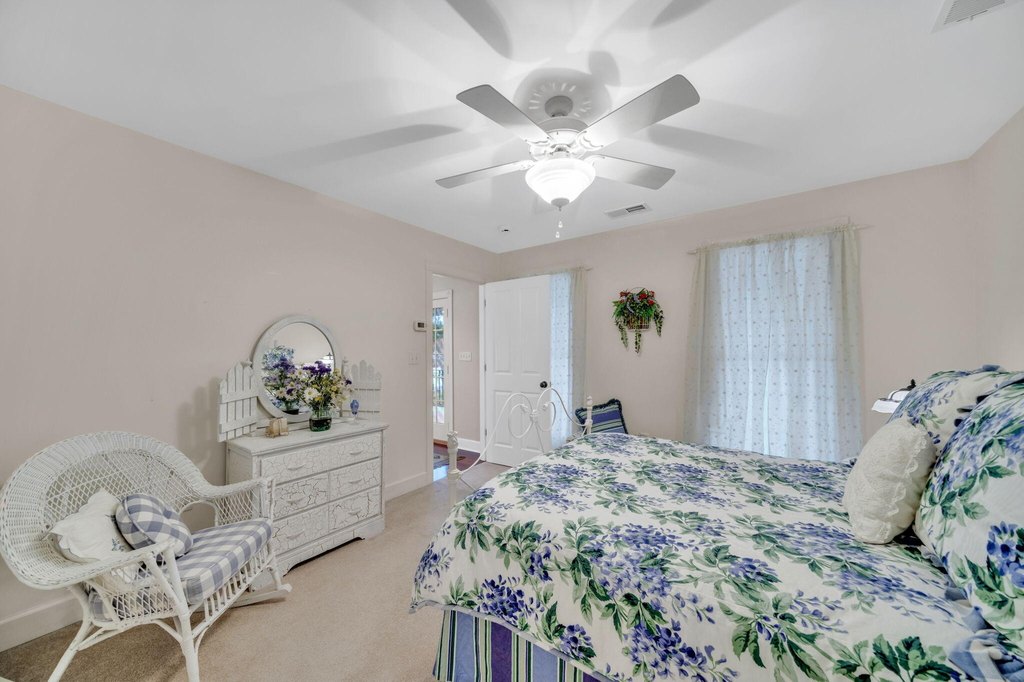 Mooresburg, Tennessee, 37811, United States, 3 Bedrooms Bedrooms, ,5.5 BathroomsBathrooms,Residential,Forsale,2001098