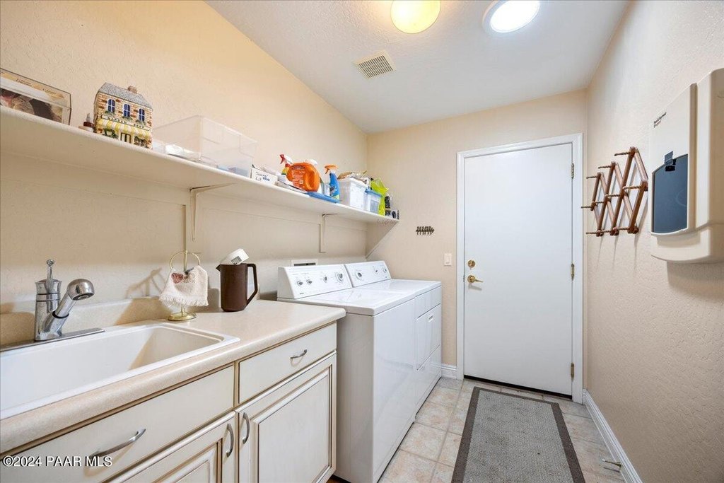Prescott, Arizona, 86301, United States, 2 Bedrooms Bedrooms, ,2 BathroomsBathrooms,Residential,Forsale,1884005