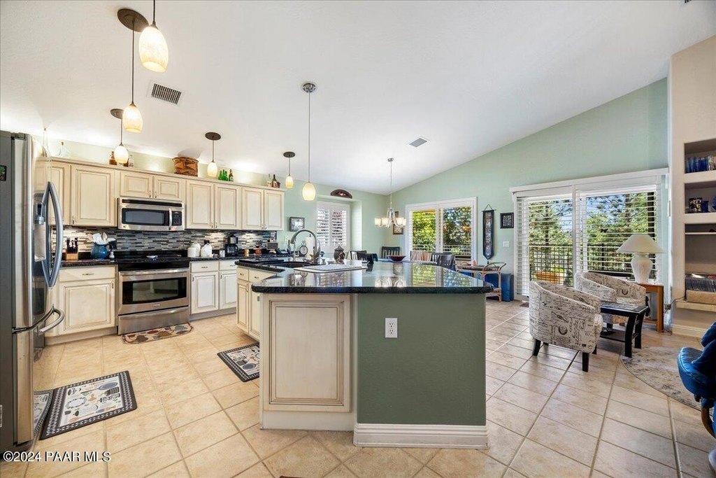 Prescott, Arizona, 86301, United States, 2 Bedrooms Bedrooms, ,2 BathroomsBathrooms,Residential,Forsale,1884005
