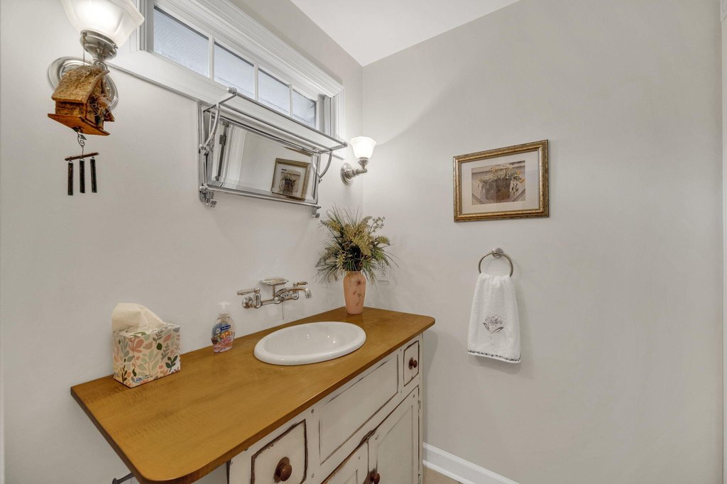 Mooresburg, Tennessee, 37811, United States, 3 Bedrooms Bedrooms, ,5.5 BathroomsBathrooms,Residential,Forsale,2001098