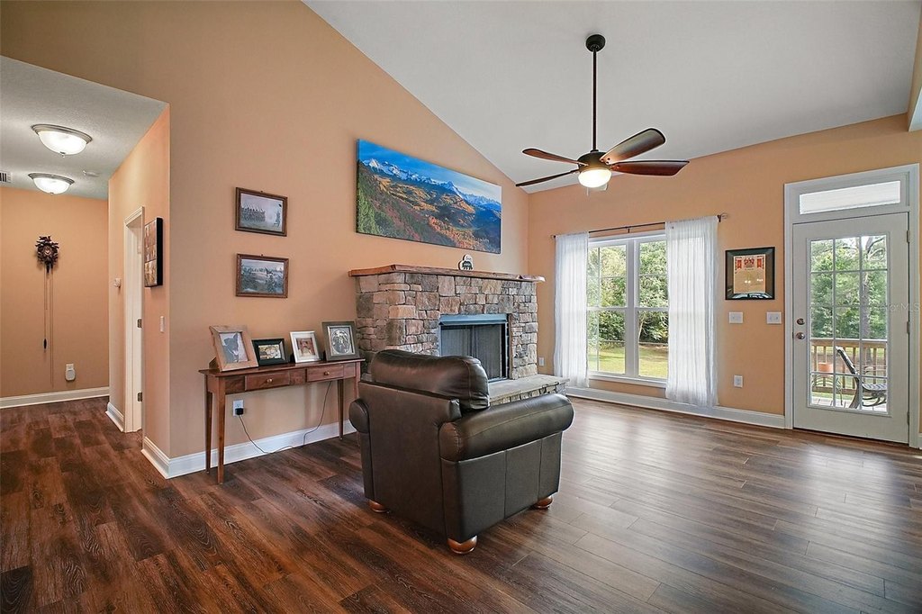 BELLEVIEW, Florida, 34420, United States, 4 Bedrooms Bedrooms, ,3 BathroomsBathrooms,Residential,Forsale,1905404