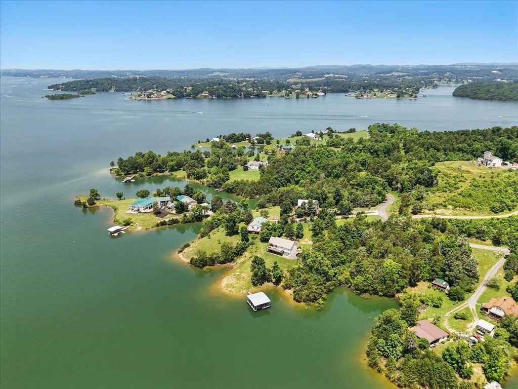 Dandridge, Tennessee, 37725, United States, 3 Bedrooms Bedrooms, ,2 BathroomsBathrooms,Residential,Forsale,1884082