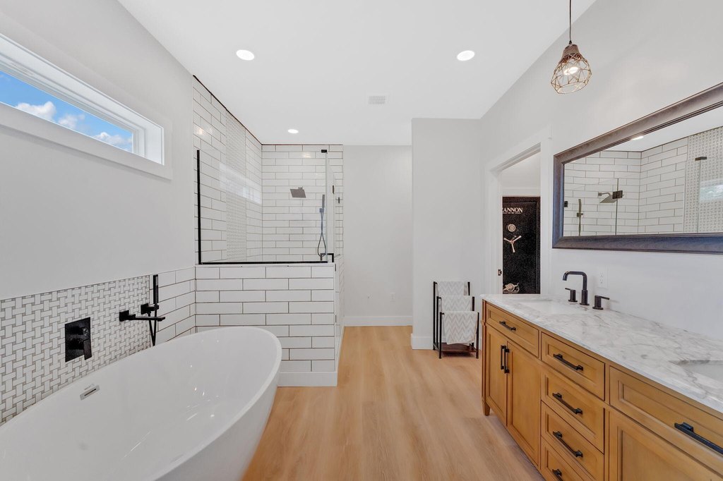 Russellville, Tennessee, 37860, United States, 4 Bedrooms Bedrooms, ,3.5 BathroomsBathrooms,Residential,Forsale,1884073