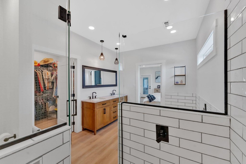 Russellville, Tennessee, 37860, United States, 4 Bedrooms Bedrooms, ,3.5 BathroomsBathrooms,Residential,Forsale,1884073